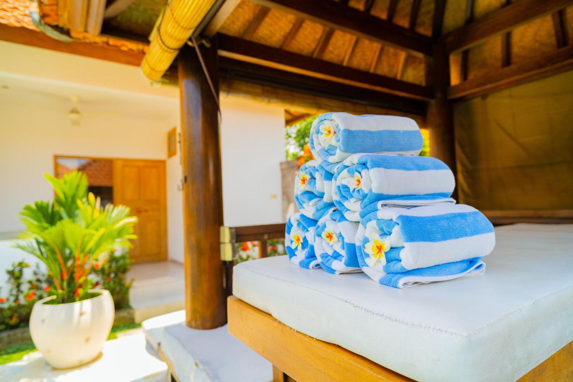 Villa Seruni Lovina Экстерьер фото